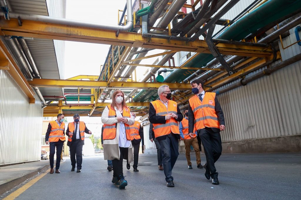 Visita del Gobierno a la fábrica Papresa en Errentería
