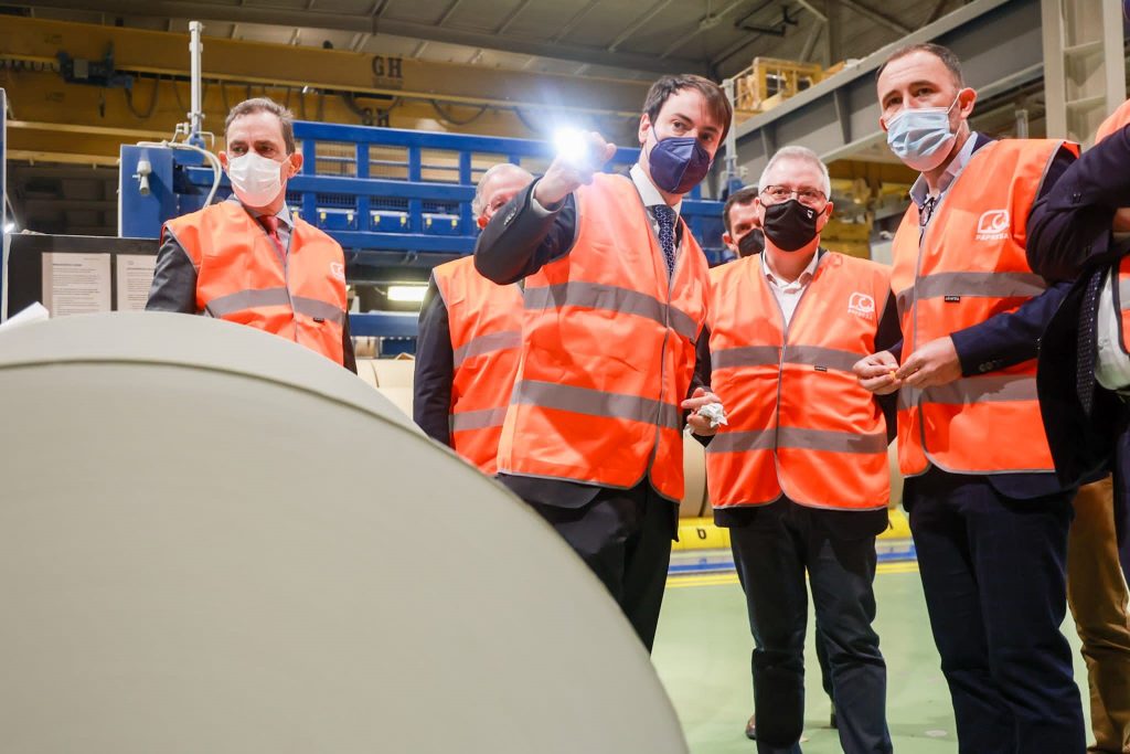 Visita del Gobierno a la fábrica Papresa en Errentería